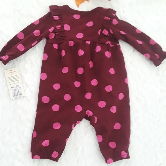 Newborn Onesie attire - Picture 2 of 5